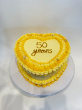 Load image into Gallery viewer, Vintage Heart Cake (any colour theme!)