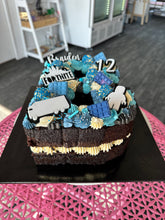 Load image into Gallery viewer, Letter Cake - Any Colour Theme