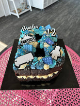 Load image into Gallery viewer, Letter Cake - Any Colour Theme