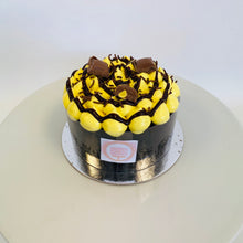 Load image into Gallery viewer, Party on the top Cake - Pineapple Lump