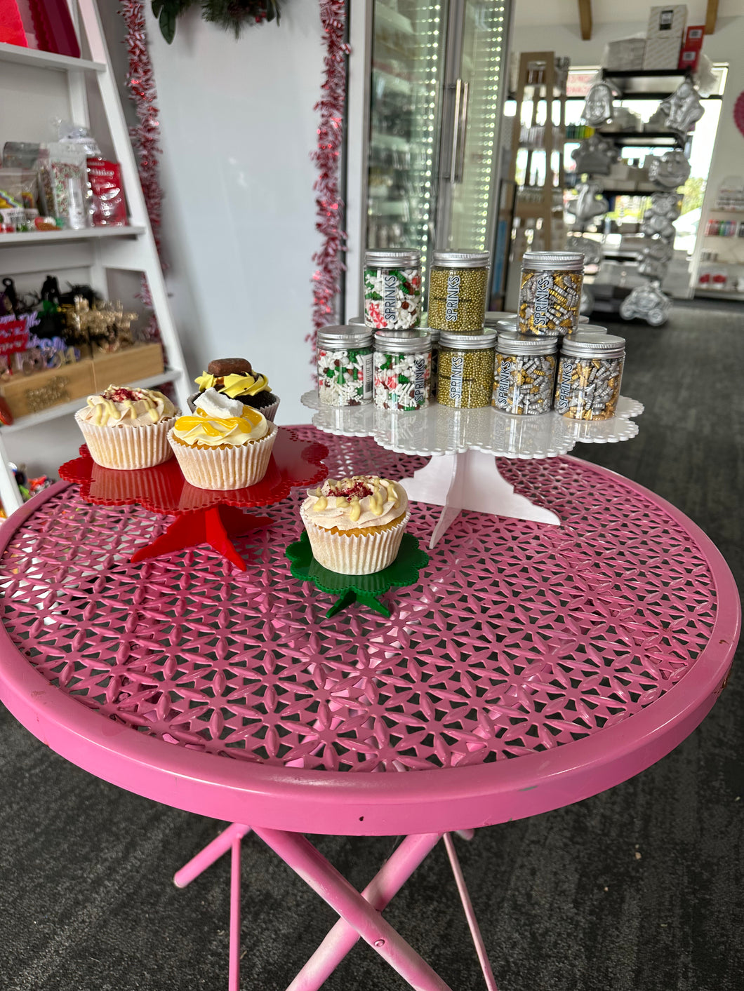 Scalloped Acrylic Cupcake Stand (pick your colour!)