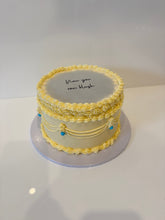 Load image into Gallery viewer, Vintage Buttercream Cake - ANY COLOUR!
