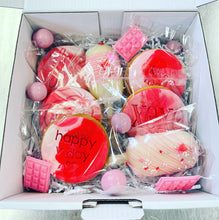 Load image into Gallery viewer, Valentine&#39;s Day Cookie &amp; Cakesicle Box
